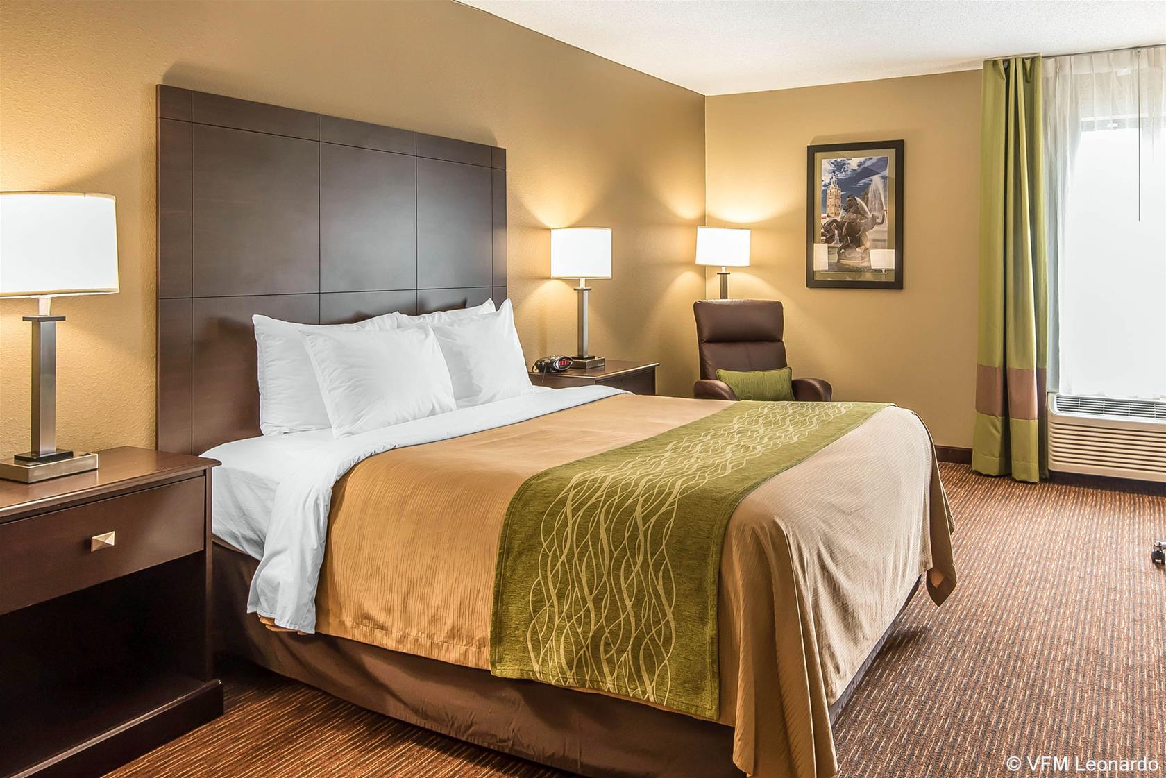 Comfort Inn & Suites Kansas City - Northeast Экстерьер фото